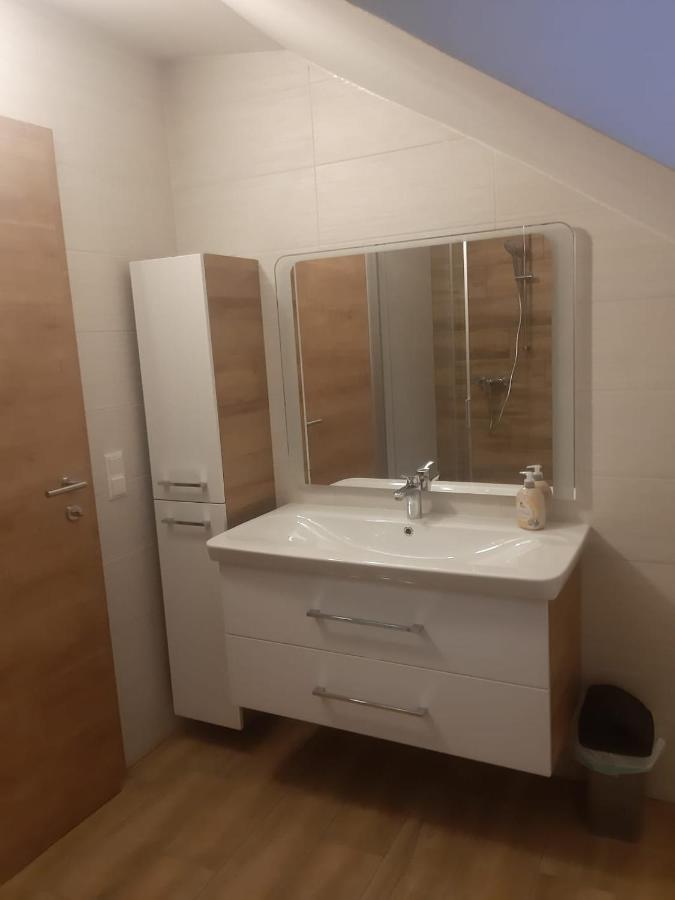 Ferienwohnung Anika Kleinlobming Экстерьер фото